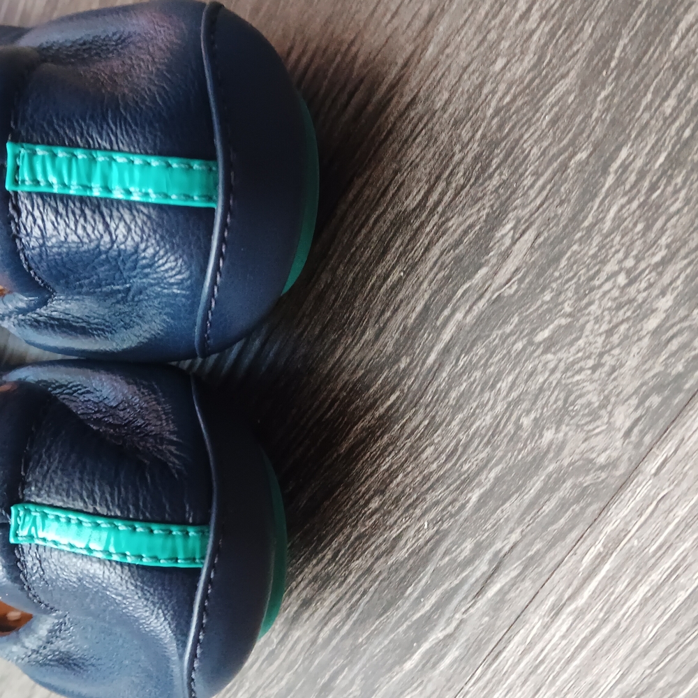 Navy Blue Leather Flats - Picture 4 of 8
